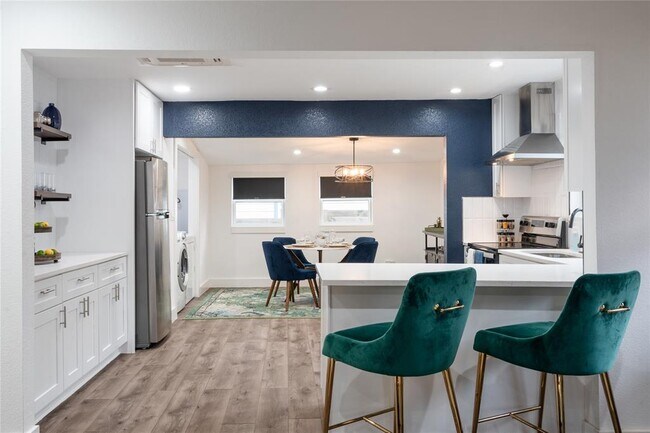 Photo - 1406 Waldorf Ave