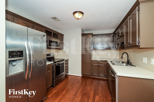 Photo - 334 St Charles Way