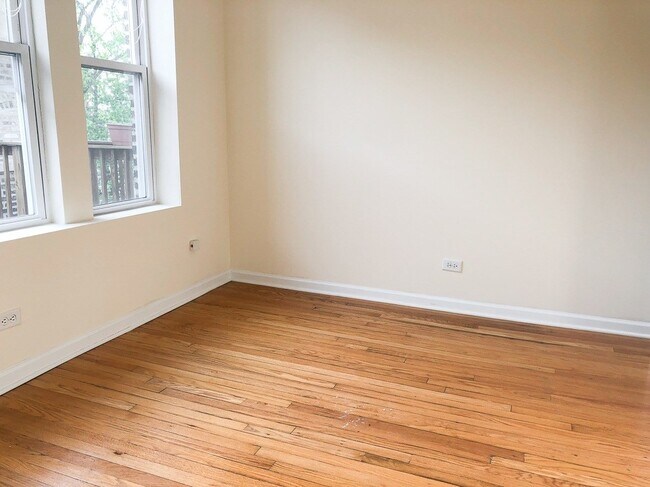 Photo - 4122 W Addison St Unidad 2