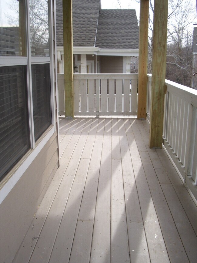 Photo - Renovated 2 bed/2 bath condo in the heart of Centreville, close to everything!!