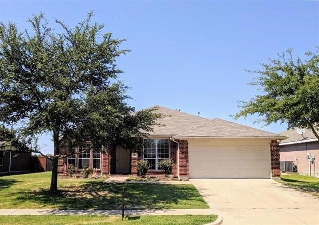 Building Photo - 2200 Fieldcrest Dr