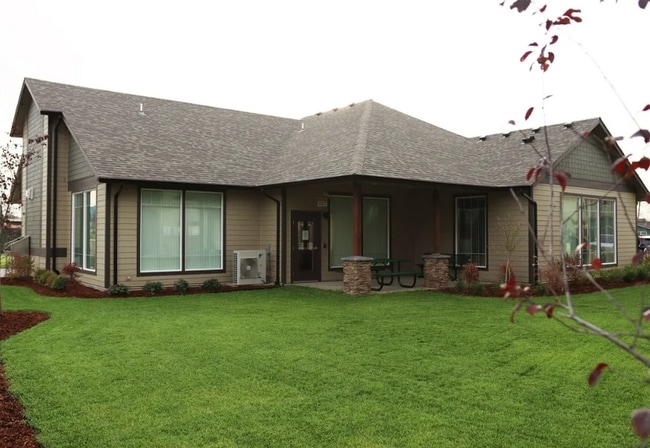 Photo - Applegate Landing Apartments