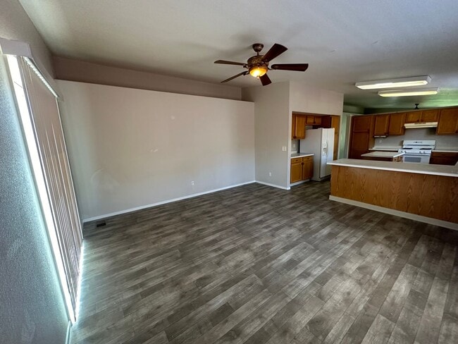 Photo - 17878 Empire Ct