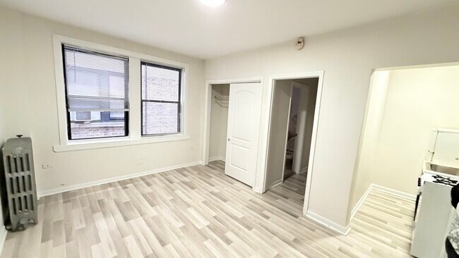 Photo - 839 W Sheridan Rd Unit 319