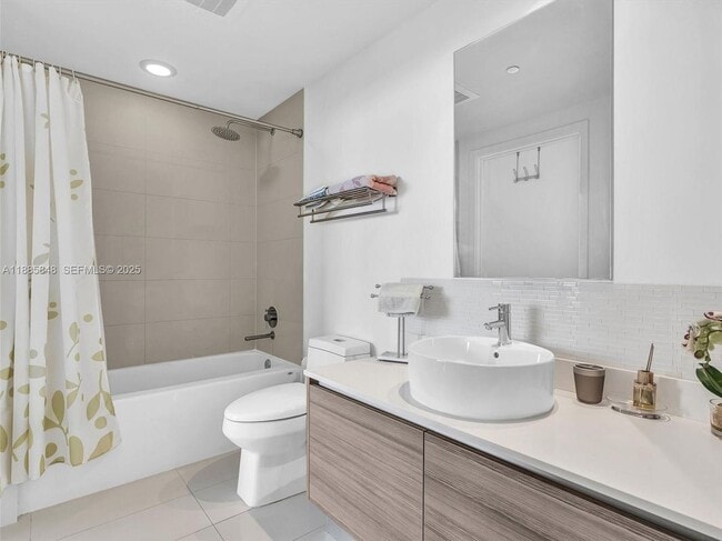 Photo - 121 NE 34th St Unit 3114