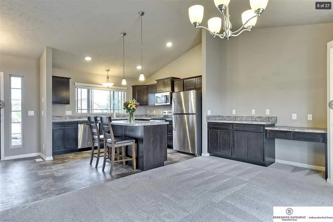 Building Photo - 3 Bedroom / 3 Bathroom Tri-Level Home!