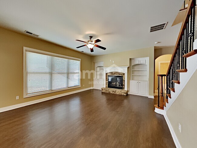 Photo - 266 Everleigh Way NW