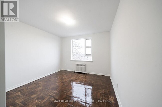 Photo - 2515 Eglinton Ave W Unit 302