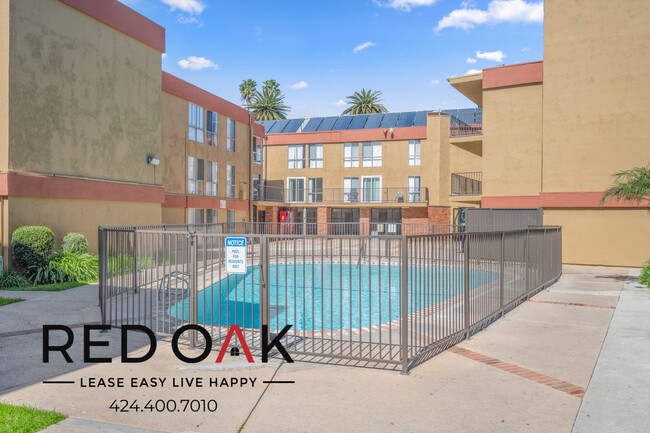Photo - 17830 Sherman Way Unidad 331