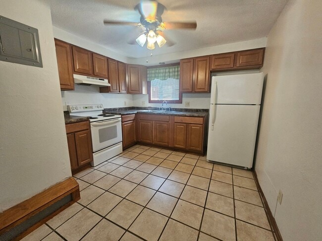 Building Photo - 3140 8th St Unit 2