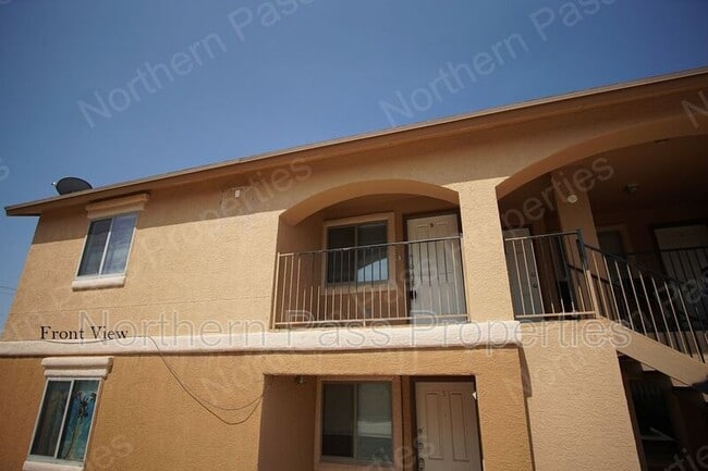Building Photo - 3400 Blue Earth Ln Unit D