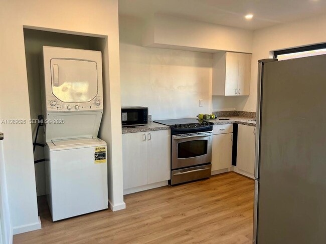 Building Photo - 98 NE 71st St Unit 1