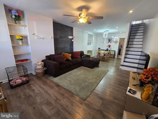 Photo - 457 N Edgewood St