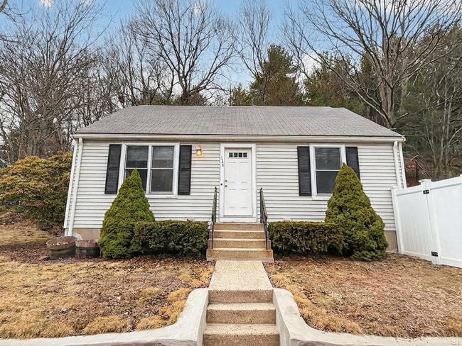 Building Photo - Beautiful House Available in Wakefield MA!
