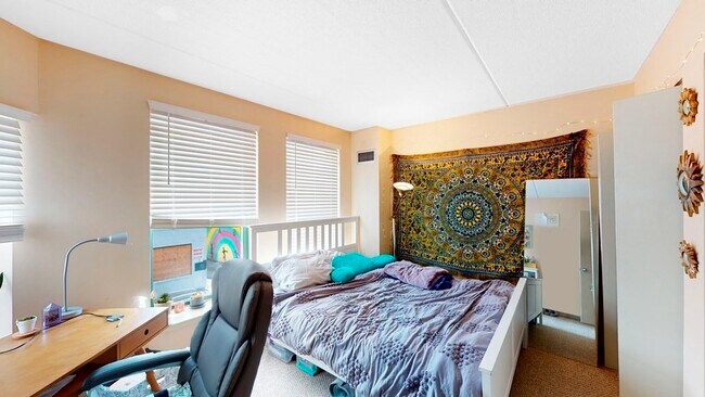 Photo - 137 Peterborough St Unidad 3E