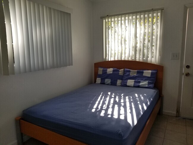 space for queen bed