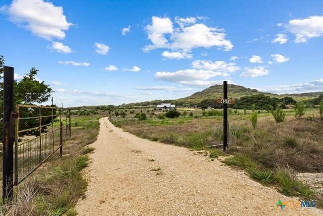 Photo - 4574 Bump Gate Rd