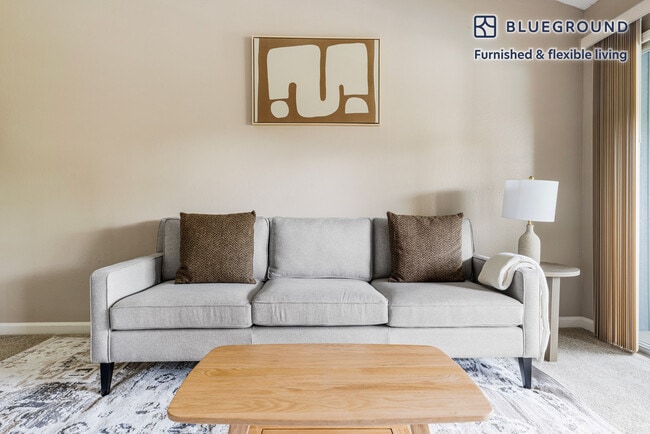 Photo - 202 Calvert Dr Unidad FL2-ID2051