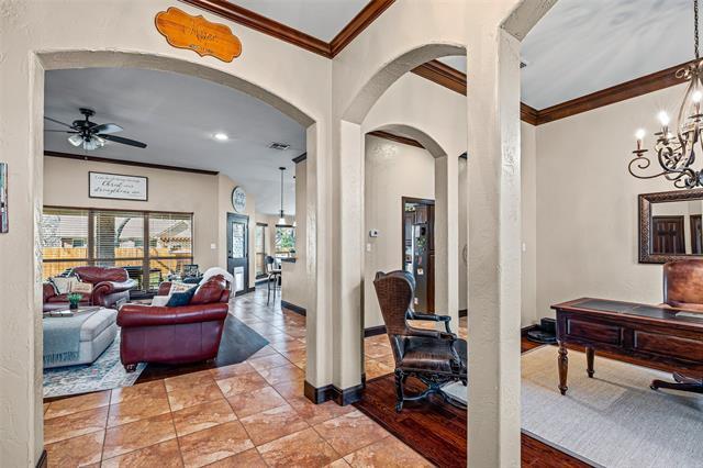 Photo - 8918 N Longwood Dr