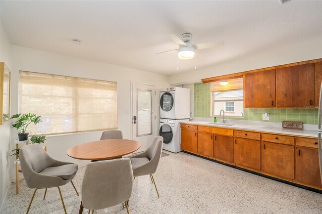 Photo - 723 Wilson Ave