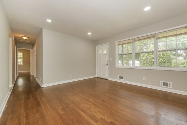 Photo - 195 Greenway Dr