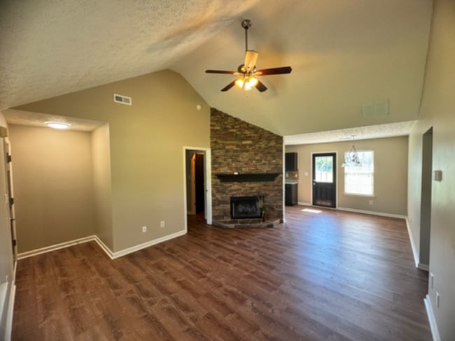 Photo - 35 McIntosh Estates Ct