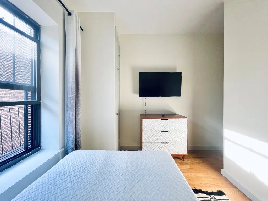 Photo - Furnished room/NOT APARTMENT Unit 3R