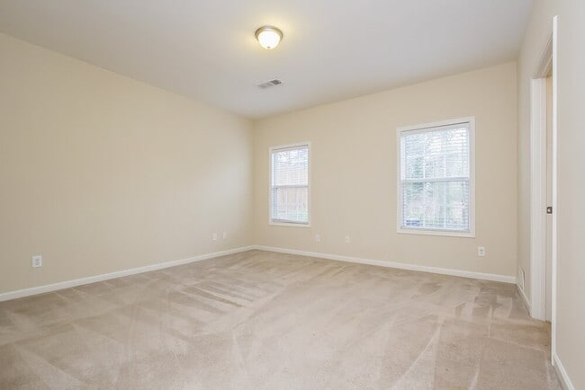 Photo - 2140 Copper Trail Ln NE