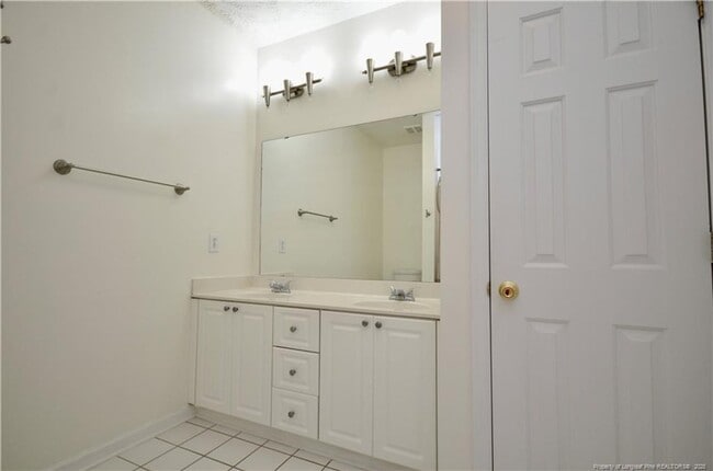 Photo - Well maintained 2nd-story condo