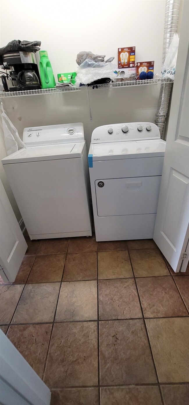 Photo - 1100 Commons Blvd