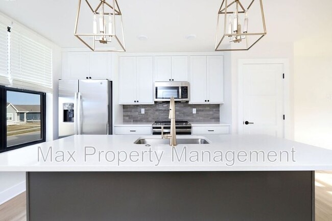 Photo - 2903 SW Prairie Trail Pkwy