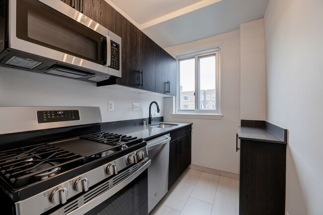 Photo - Quebec House Apartments