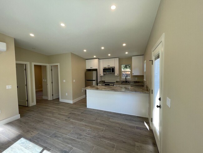 Photo - 12-768 Unit E