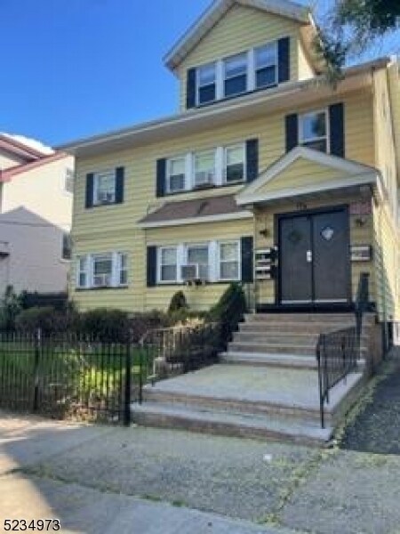 Photo - 176 Goldsmith Ave Apartment