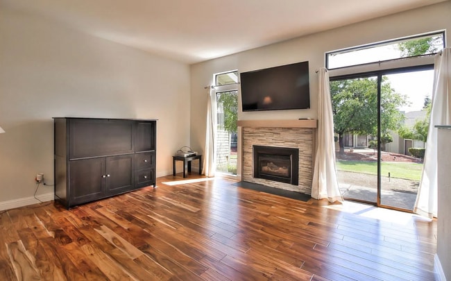 Photo - 3 bedroom townhome - Ridgemark