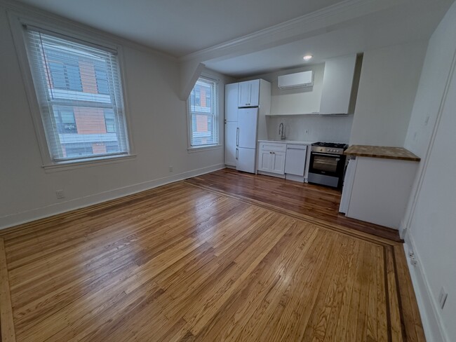 Building Photo - 1223 N Franklin St Rental