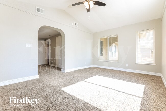 Photo - 19242 Edgewater Dr