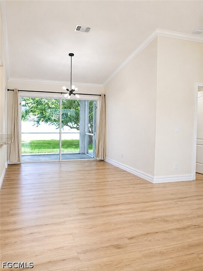 Photo - 1118 Nelson Rd N