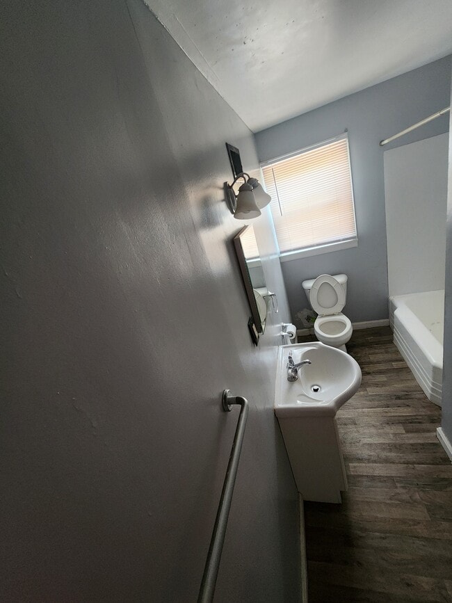 Photo - 611 Euclid St