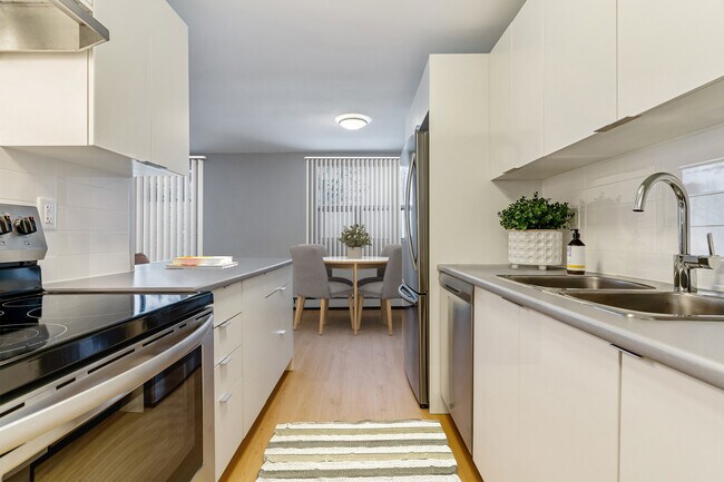 Castlegrove Apartments