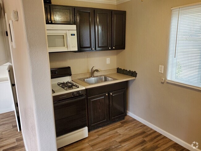 Building Photo - 719 S Pine St Unit 719 Rental