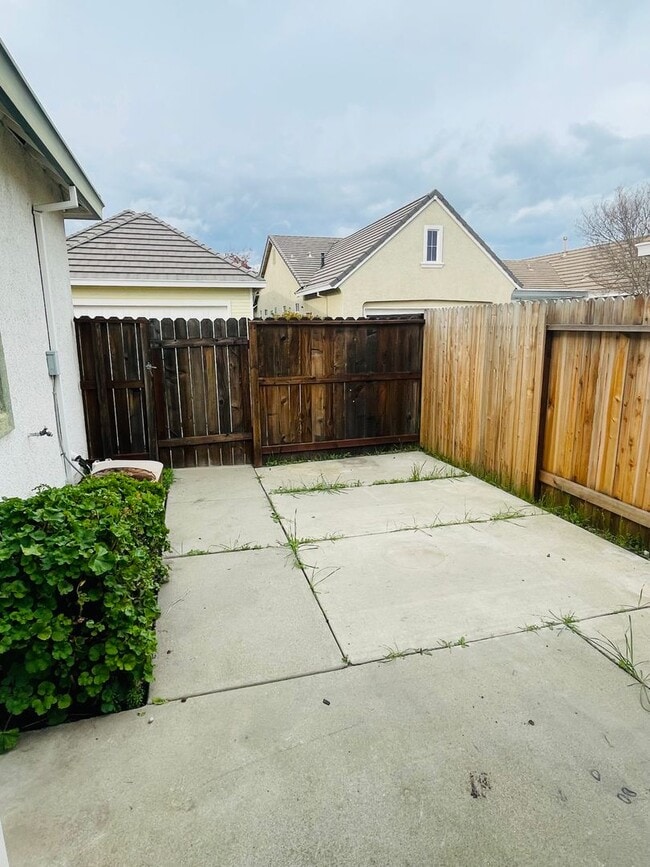 Photo - 6056 Bridgecross Dr