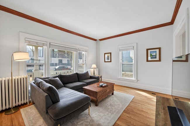 Living Room - 2316 Fremont Ave S Unit 1