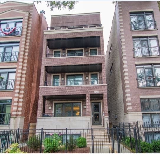 Building Photo - 3533 N Wilton Ave Unit 2 Rental