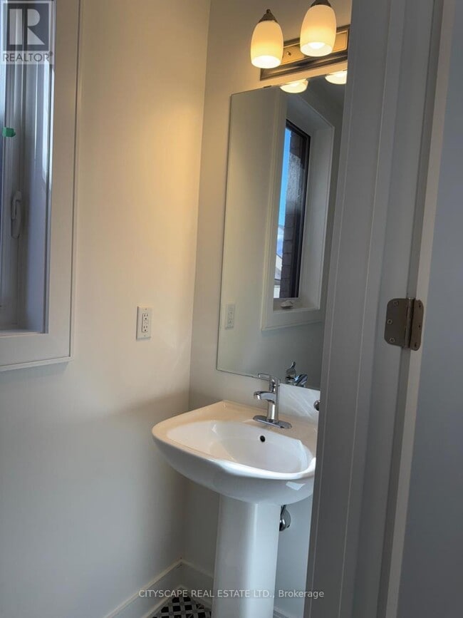 Photo - 38 Suzuki St