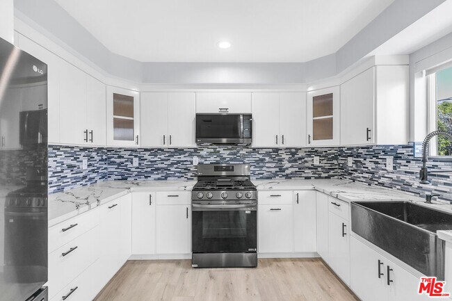 Photo - 1949 Vista Del Mar Ave