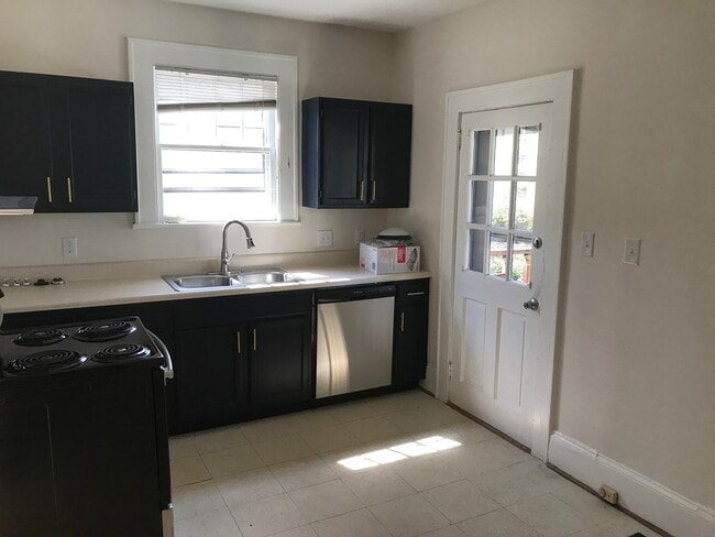 Photo - Cute 2 Bedroom Duplex in Plaza Midwood!