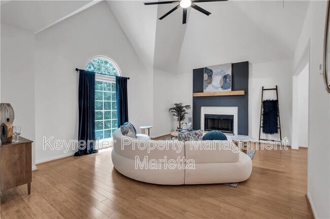 Photo - 991 Gentry Ln