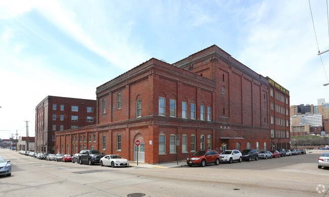 Atrium Lofts at Cold Storage