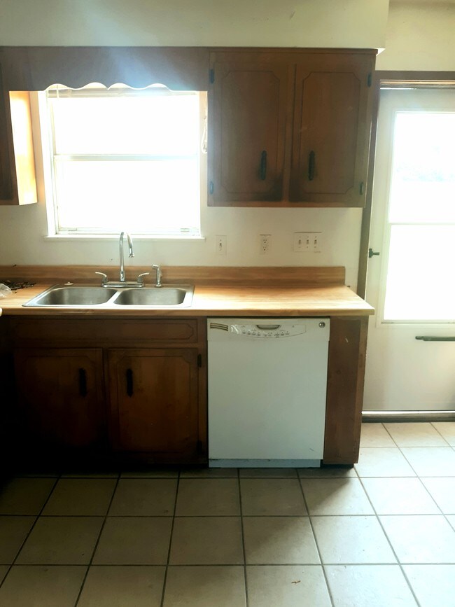 Photo - 6724 Chipewa St Unit A